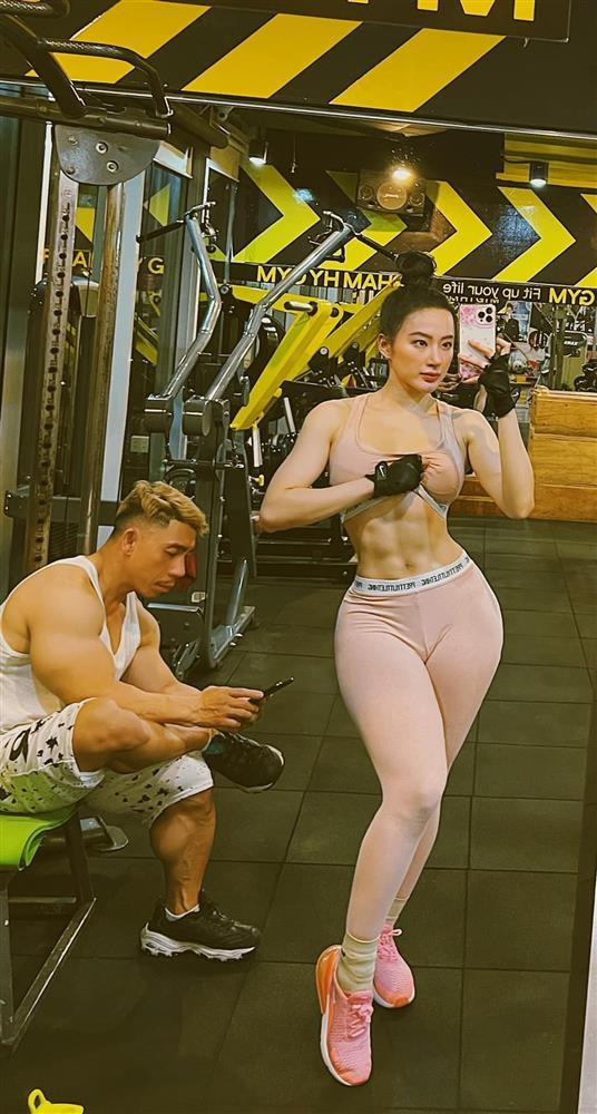 Angela Phương Trinh nghi photoshop độ body 6 múi như lực sĩ-1