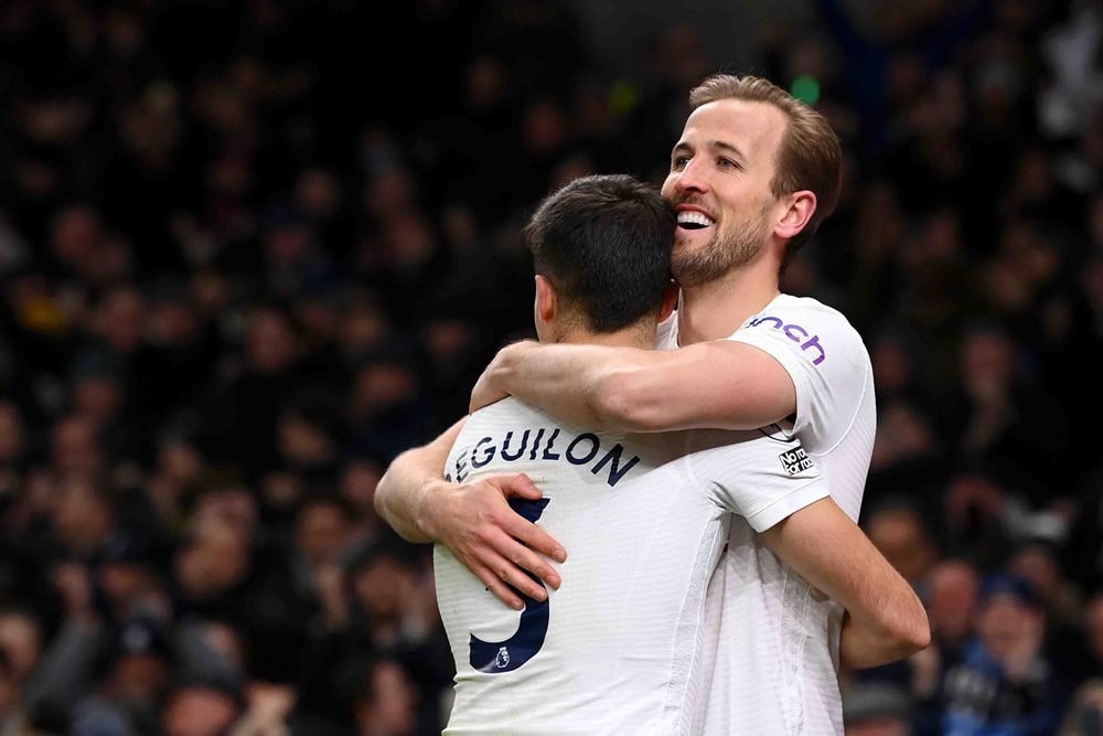 Harry Kane và Son Heung-min sáng rực, Tottenham đe dọa MU