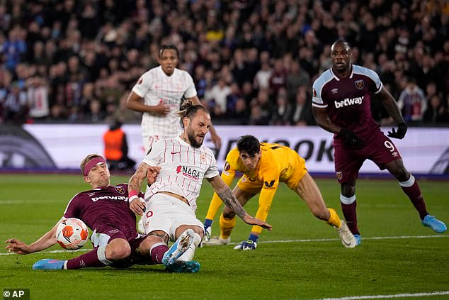 Ngôi sao Ukraine giúp West Ham giành vé vào tứ kết Europa League - 9
