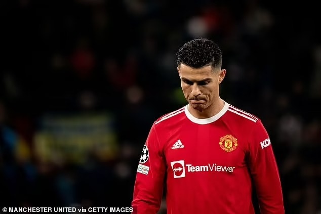 C.Ronaldo muốn ở lại, Man Utd vẫn được khuyên nên chia tay gấp - 1