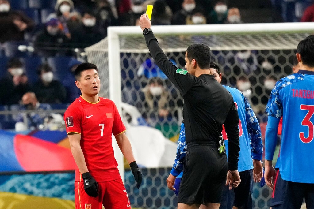 Tuyển thủ Trung Quốc cảm thấy xấu hổ khi nhận danh hiệu Quả bóng vàng - 2