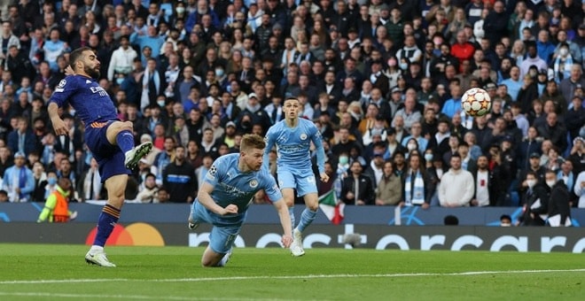 Tiền vệ De Bruyne lập kỷ lục ở Champions League - 1