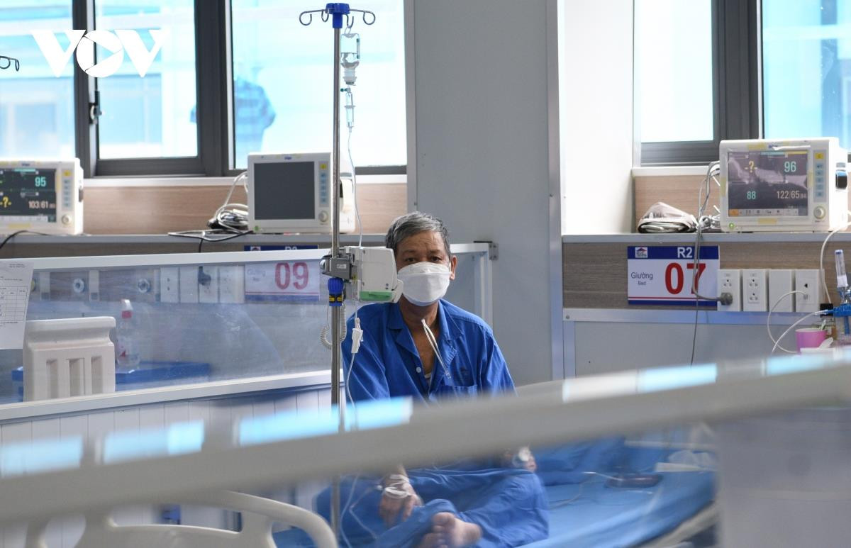 Bệnh viện chuyên điều trị COVID-19 tại Hà Nội chỉ còn 20 bệnh nhân - 10