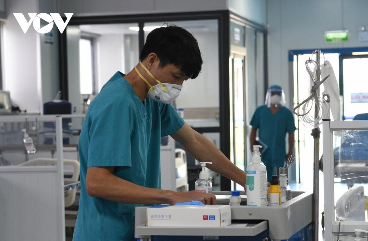 Bệnh viện chuyên điều trị COVID-19 tại Hà Nội chỉ còn 20 bệnh nhân - 13