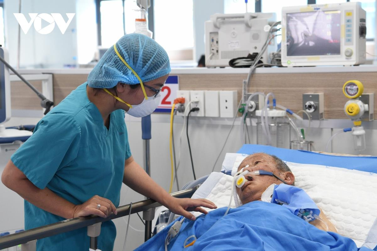 Bệnh viện chuyên điều trị COVID-19 tại Hà Nội chỉ còn 20 bệnh nhân - 17