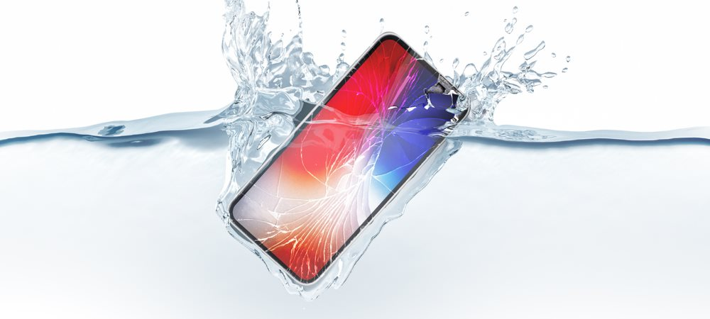 Iphone 13 có chống nước không? Làm gì khi iphone rơi xuống nước.