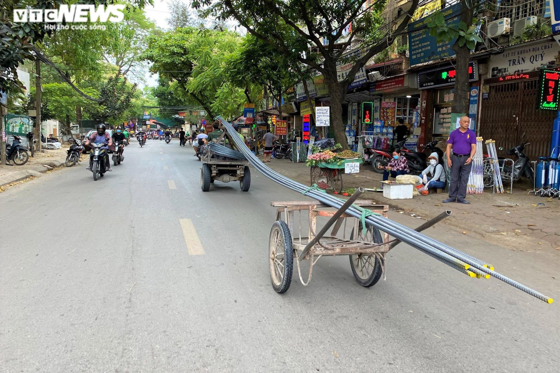 Vin cớ mưu sinh, nhiều tài xế lê 'máy chém' lộng hành khắp phố phường Hà Nội - 5