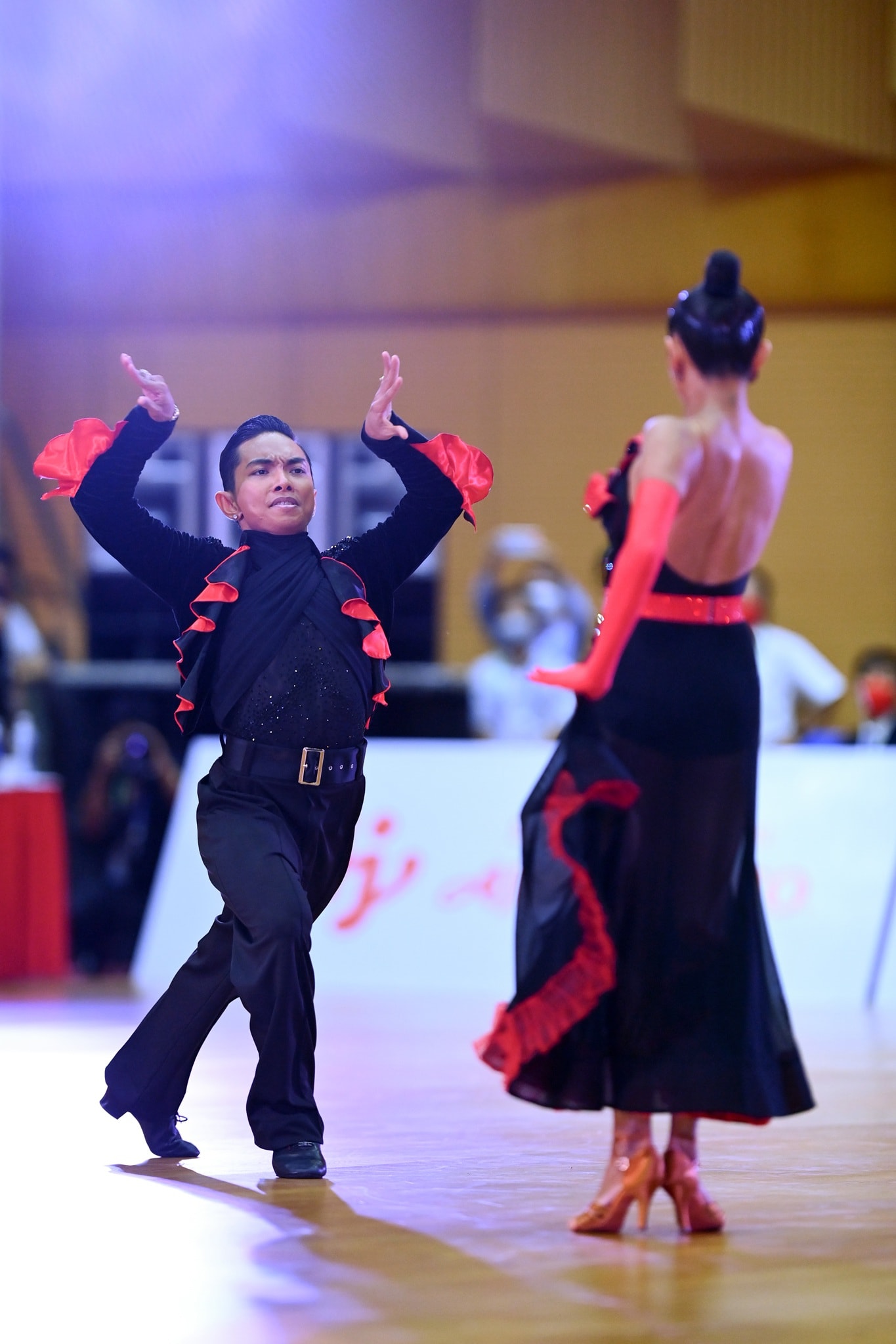 Ngắm màn khiêu vũ bốc lửa của 2 đôi VĐV Việt Nam giành 5 HCV Dance Sport - 3 Ngắm màn khiêu vũ bốc lửa của 2 đôi VĐV Việt Nam giành 5 HCV Dance Sport - 3