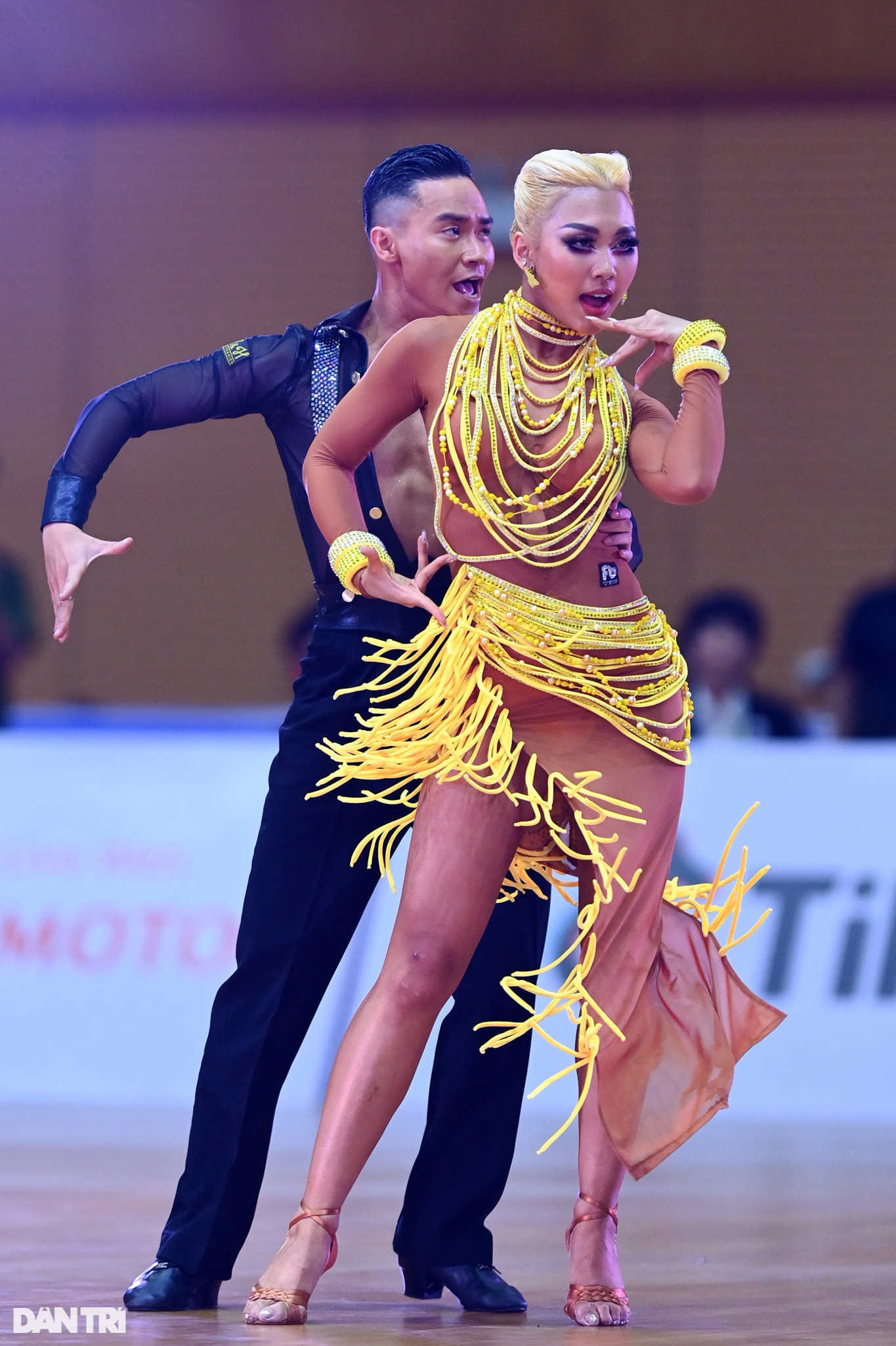 Ngắm màn khiêu vũ bốc lửa của 2 đôi VĐV Việt Nam giành 5 HCV Dance Sport - 12