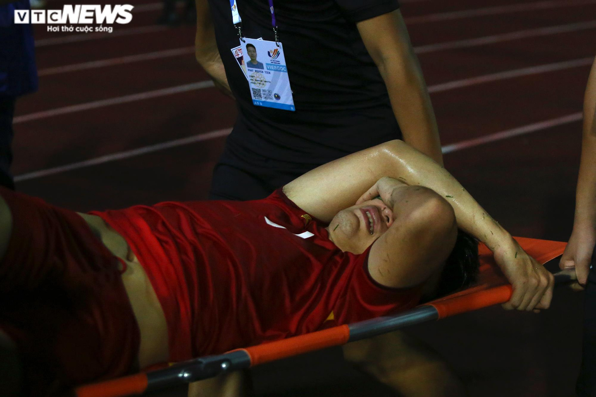 Lê Văn Xuân chấn thương nặng, khó đá chung kết U23 Việt Nam vs U23 Thái Lan - 1