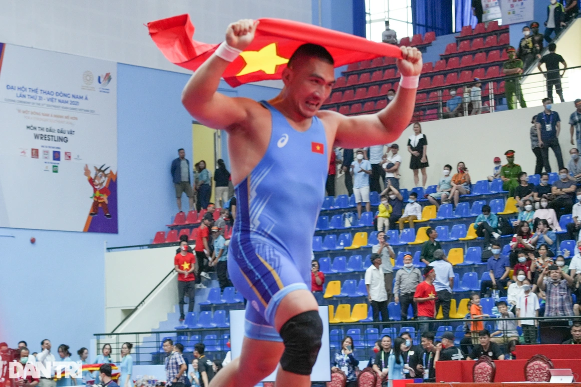 Chuyện tình đô vật Lạng Sơn 5 lần vô địch SEA Games với người vợ kém 77kg - 7