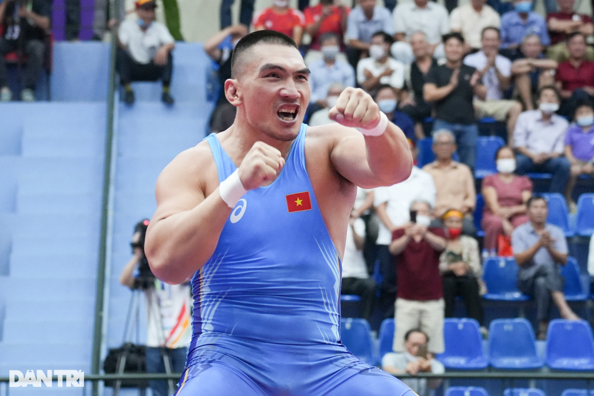 Chuyện tình đô vật Lạng Sơn 5 lần vô địch SEA Games với người vợ kém 77kg - 1