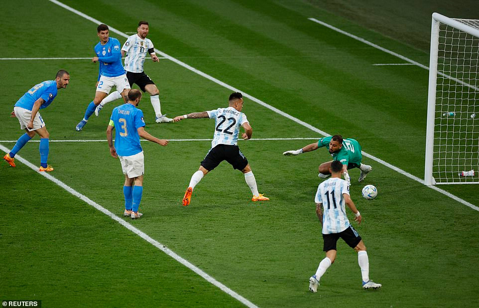 Messi tỏa sáng, Argentina thắng đậm Italy và giành Siêu Cúp Liên lục địa - 5