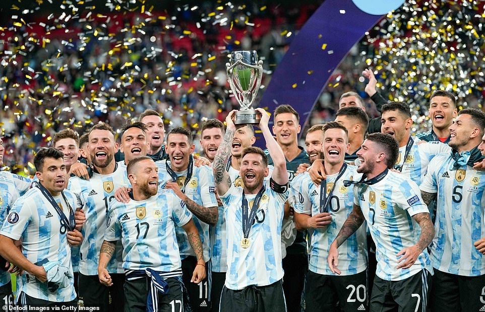 Messi tỏa sáng, Argentina thắng đậm Italy và giành Siêu Cúp Liên lục địa - 15