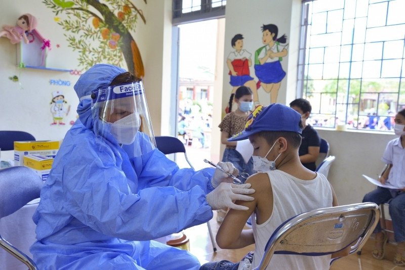 Tỉnh Điện Biên đang gặp nhiều khó khăn trong triển khai tiêm vaccine phòng Covid-19 mũi 3 và 4