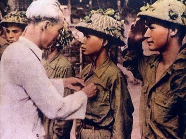 ke-chuyen-bac-ho-tong-hop-20-mau-chuyen-hay-va-y-nghia-nhat-ve-bac-2-voh