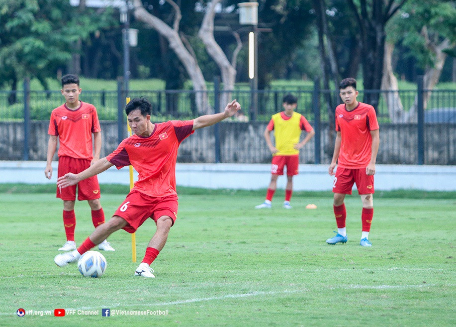 U19 Việt Nam rèn miếng đánh tấn công chờ quyết đấu Indonesia - 8