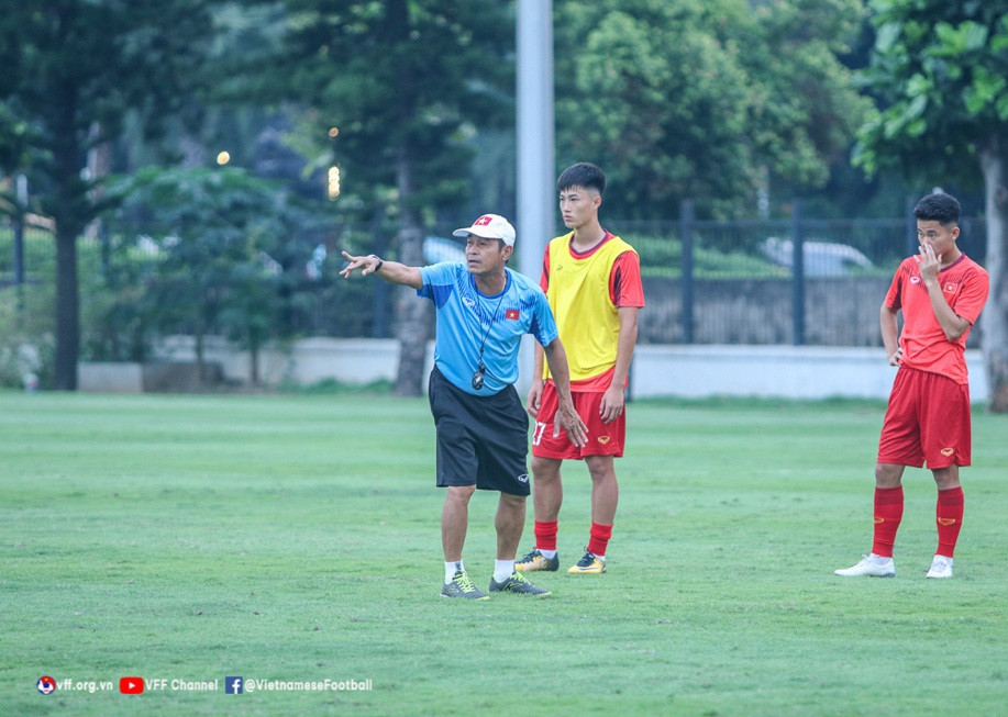 U19 Việt Nam rèn miếng đánh tấn công chờ quyết đấu Indonesia - 9