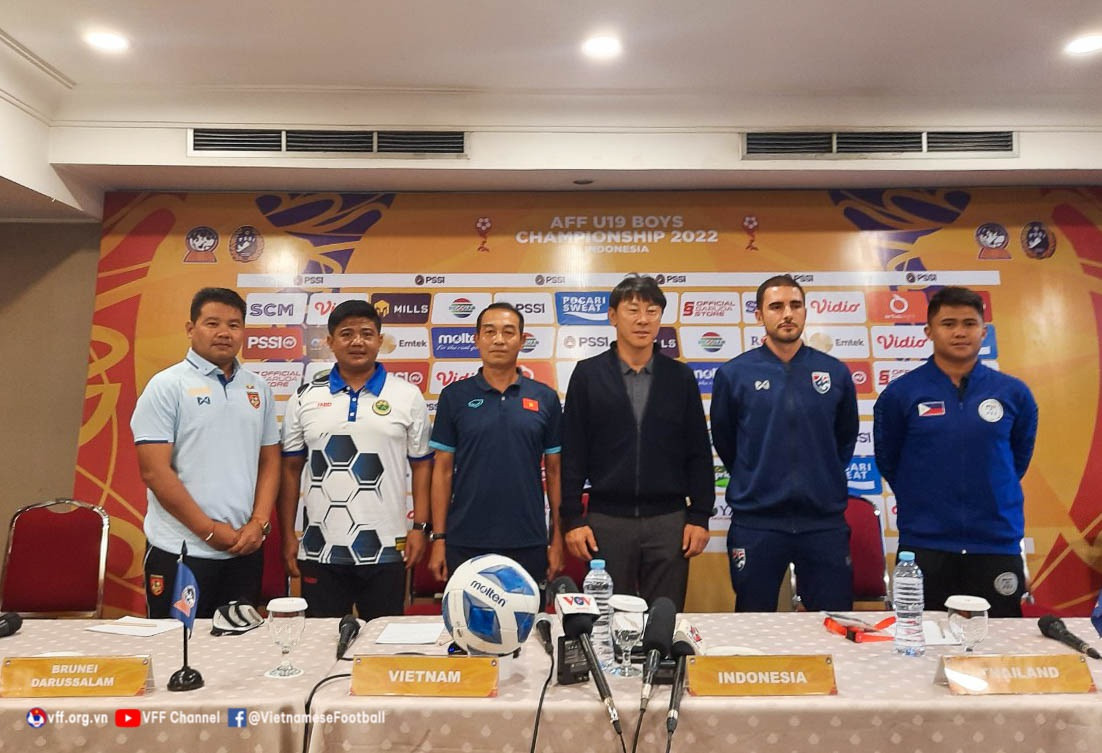 HLV Đinh Thế Nam cảnh giác với Ronaldo của U19 Indonesia - 2