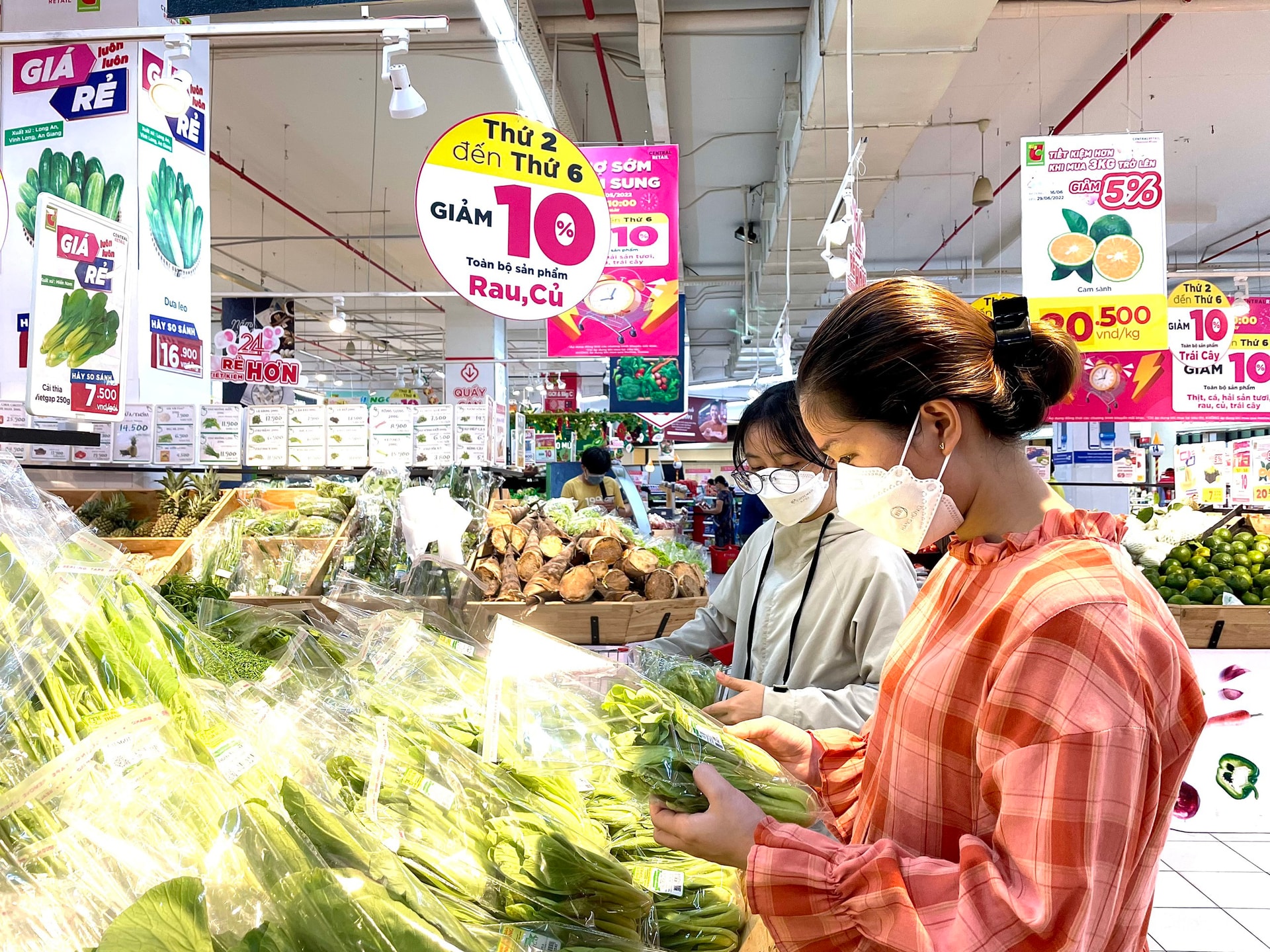 Sinh viên phải làm thêm ngày 10 tiếng, hạ cấp chỗ ở vì bão giá chưa hồi kết - 4 Sinh viên phải làm thêm ngày 10 tiếng, hạ cấp chỗ ở vì bão giá chưa hồi kết - 4