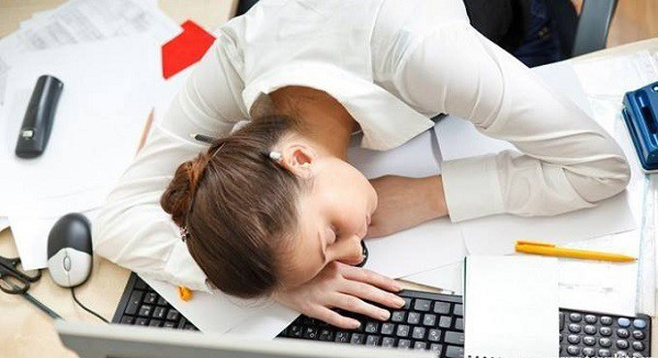 2 kiểu ngủ trưa rất nguy hiểm, có thể gây nhồi máu não nhưng nhiều người mắc-2