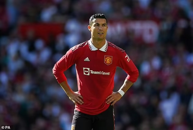 C.Ronaldo mờ nhạt, Man Utd hòa thất vọng trước Rayo Vallecano - 1