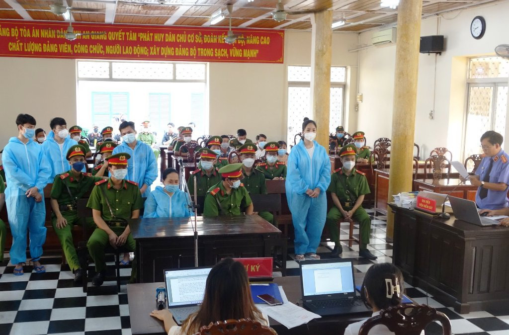 Tuyên tử hình 4 thanh niên mua bán 30kg ma túy từ Campuchia về Việt Nam - 1