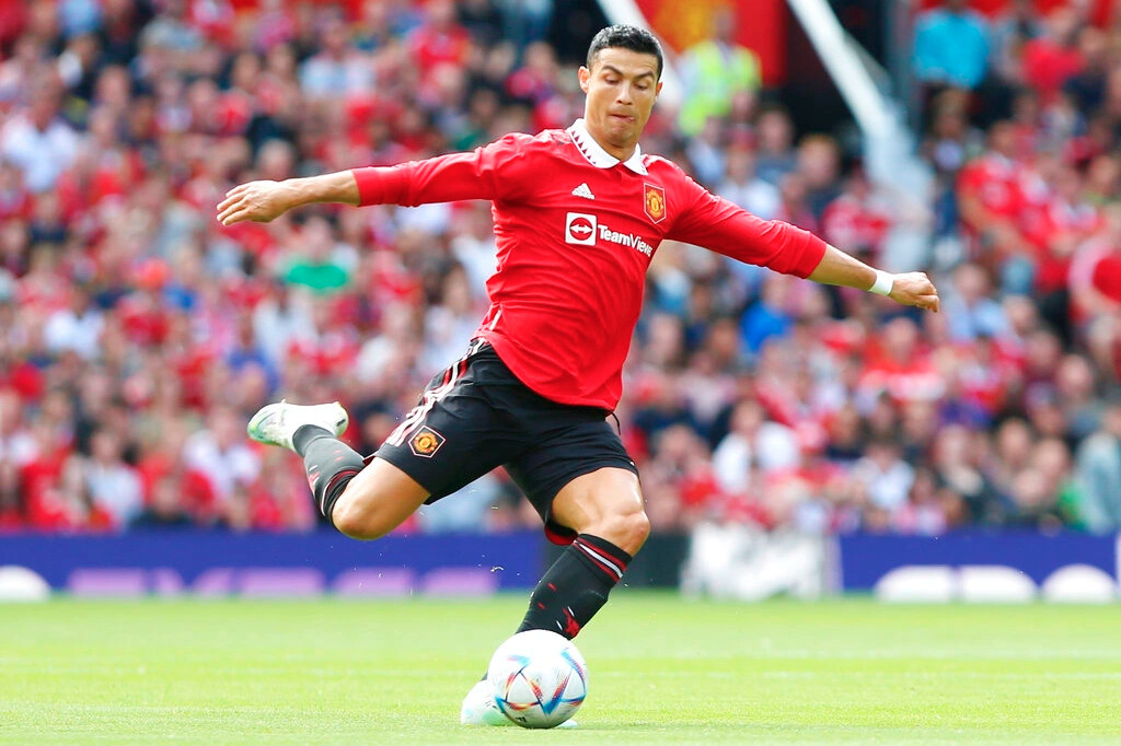 HLV Erik Ten Hag lên tiếng bảo vệ Cristiano Ronaldo - 1