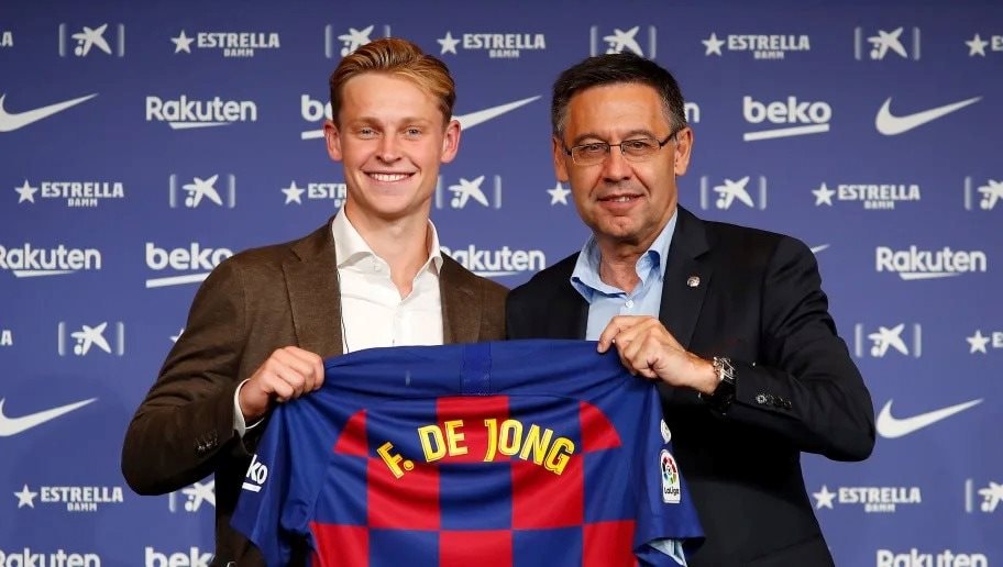 fc-barcelona-unveil-new-player-frenkie-de-jong-5d24a1a6146a1a9cd2000001_11zon.jpg