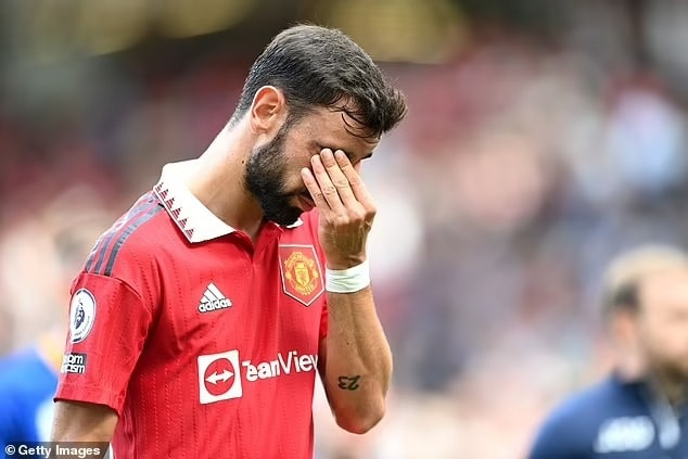 Cổ động viên chế nhạo Man Utd sau màn ra quân thảm họa - 4 Cổ động viên chế nhạo Man Utd sau màn ra quân thảm họa - 4