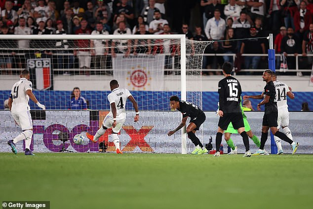 Benzema tỏa sáng, Real Madrid giành Siêu Cúp châu Âu - 4