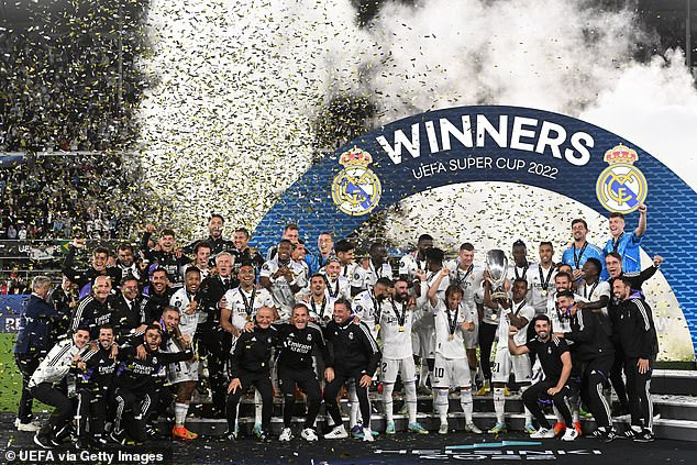 Benzema tỏa sáng, Real Madrid giành Siêu Cúp châu Âu - 11