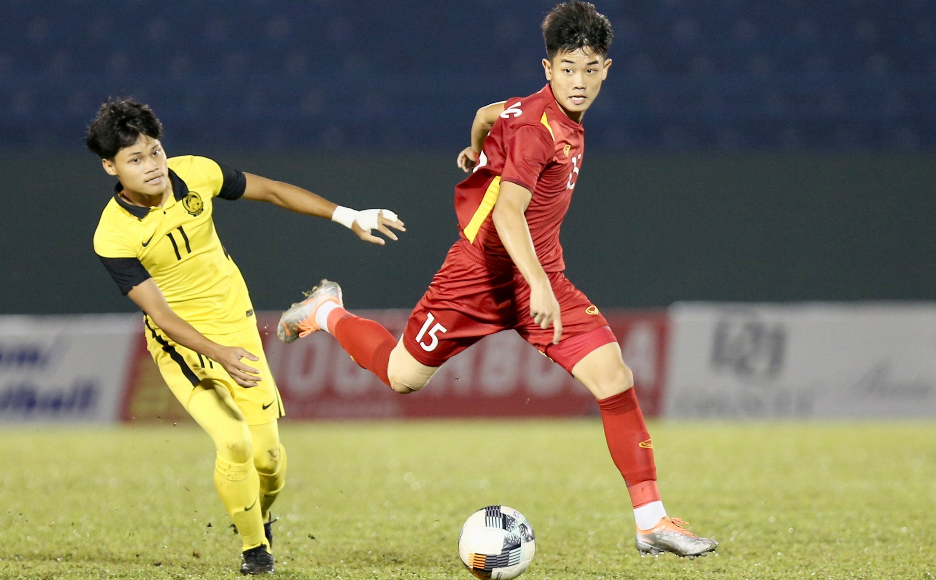 Thắng nghẹt thở U19 Malaysia, U19 Việt Nam vô địch U19 Quốc tế - 1