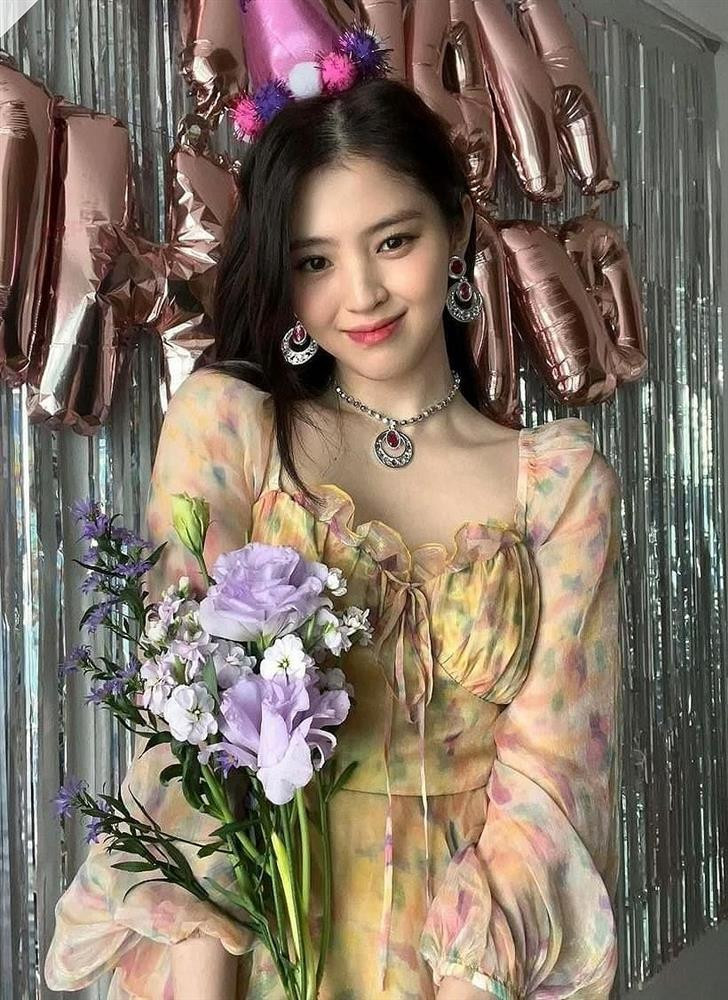 Song Hye Kyo đeo bộ trang sức 100K mà tưởng hàng cao cấp-8