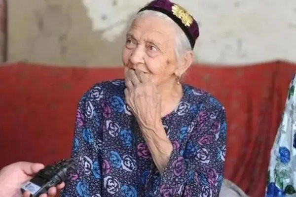 Cụ bà sống thọ 135 tuổi, bí quyết chính là 1 thói quen cực tốt trước khi ngủ-5