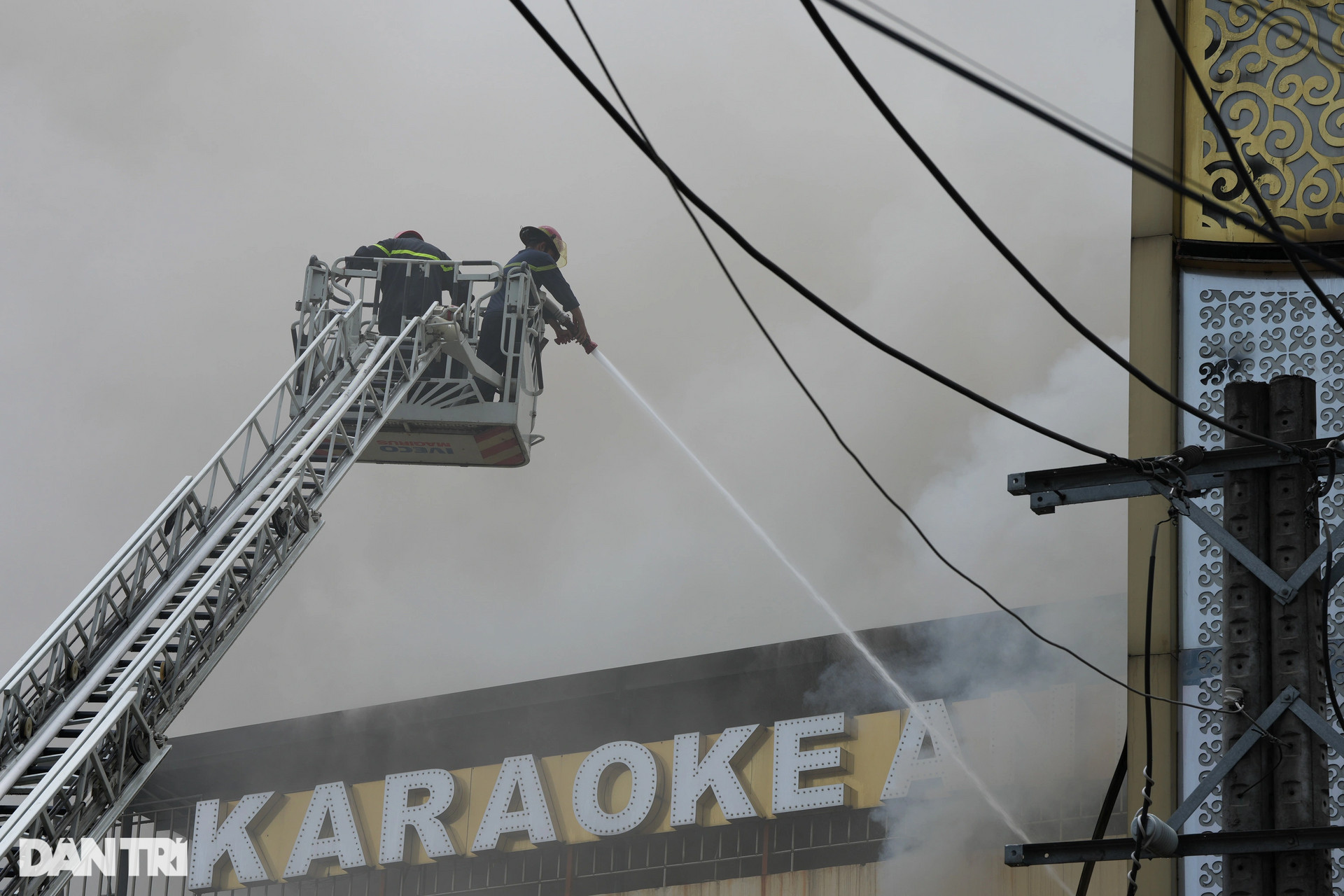 Vụ cháy karaoke khiến 33 người chết: 3 nguyên tắc sống còn để thoát nạn - 3