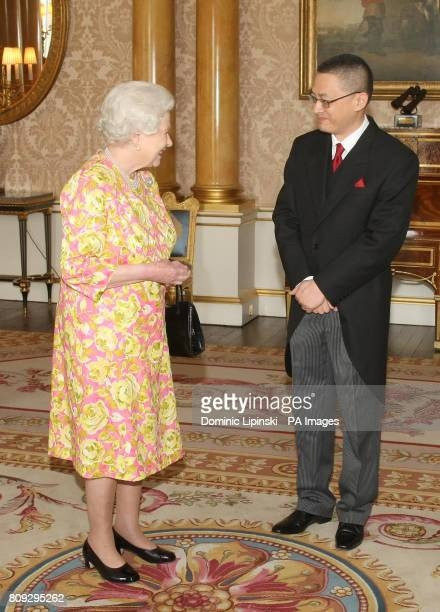 Đại sứ Vũ Quang Minh: 3 lần gặp Nữ Hoàng Anh, tôi thấy ấm áp như bà mình - 2