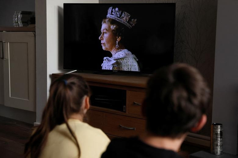 Người Anh khóc thương Nữ hoàng Elizabeth II - 6