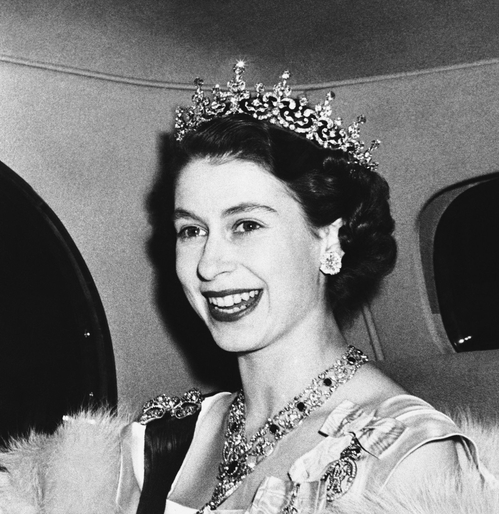 96 năm cuộc đời Nữ hoàng Anh Elizabeth Đệ nhị - 10