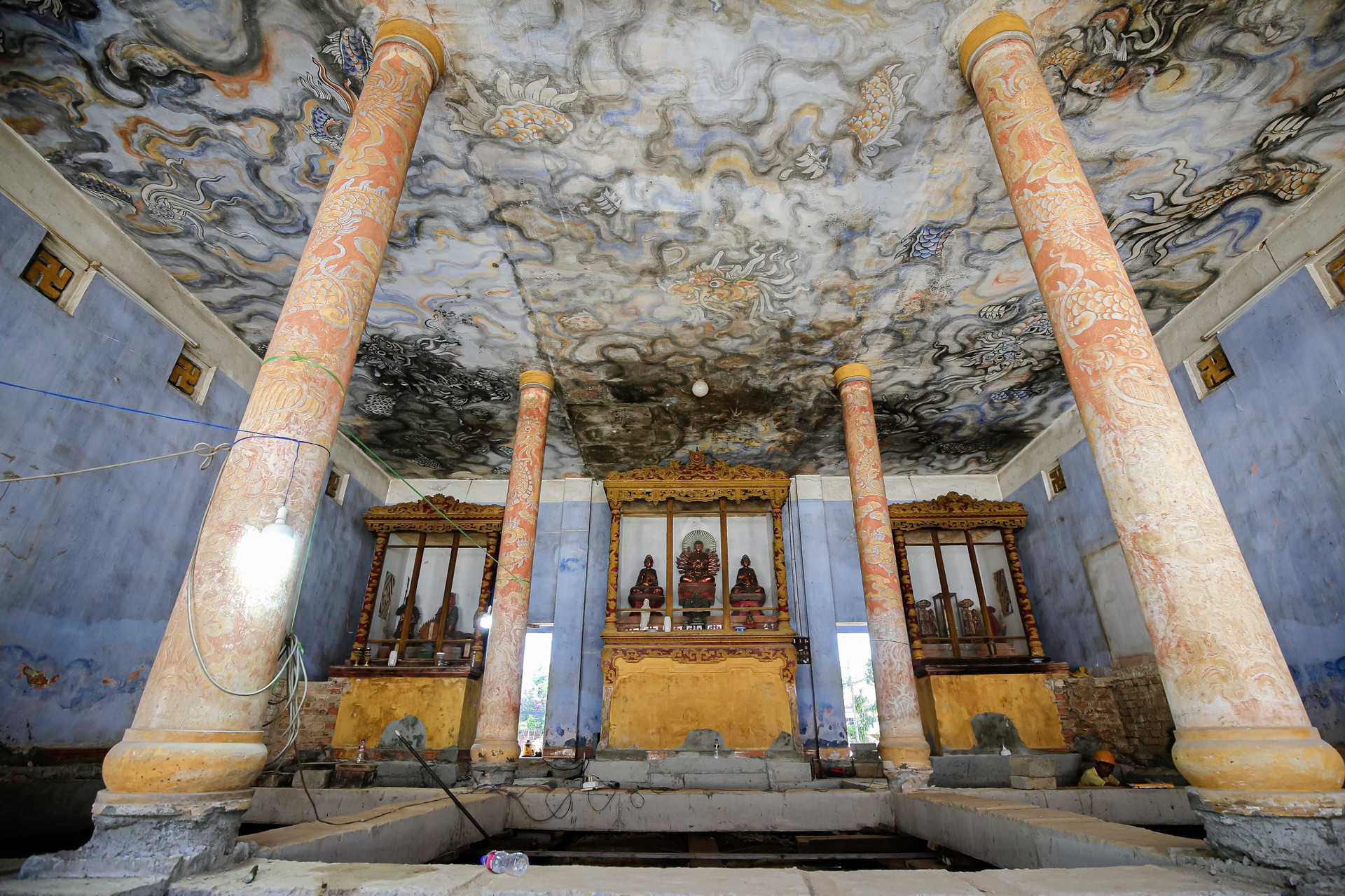 Thần đèn di dời chánh điện nghìn tấn trong ngôi chùa ở Huế - 4