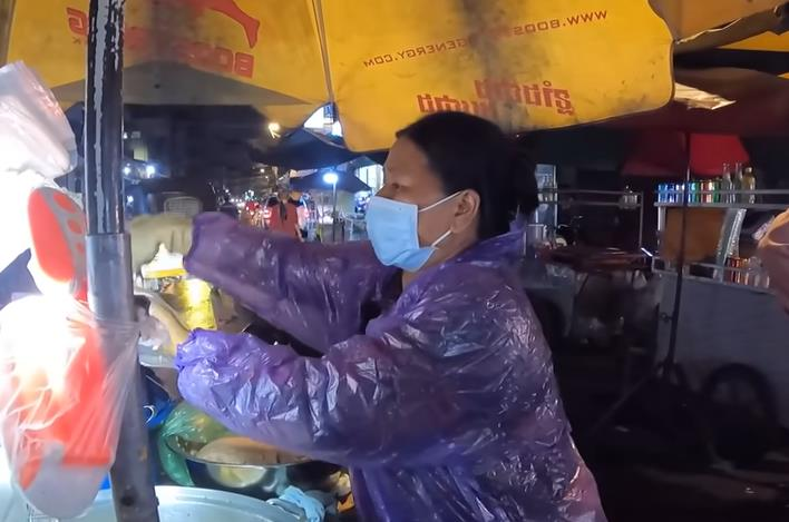 Chuyện đời Việt kiều bên chợ 'cầu Sài Gòn' - 1