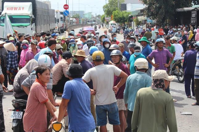 Xe tải tông hàng loạt xe máy, xe đạp ở Bình Thuận - 6