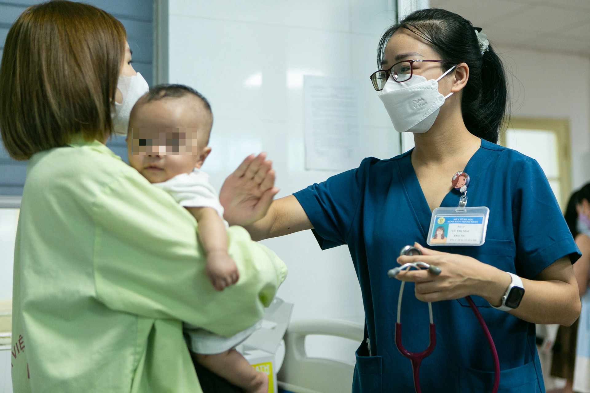 Hà Nội: Thiếu niên tràn dịch tinh hoàn sau khi chữa sốt xuất huyết tại nhà - 2