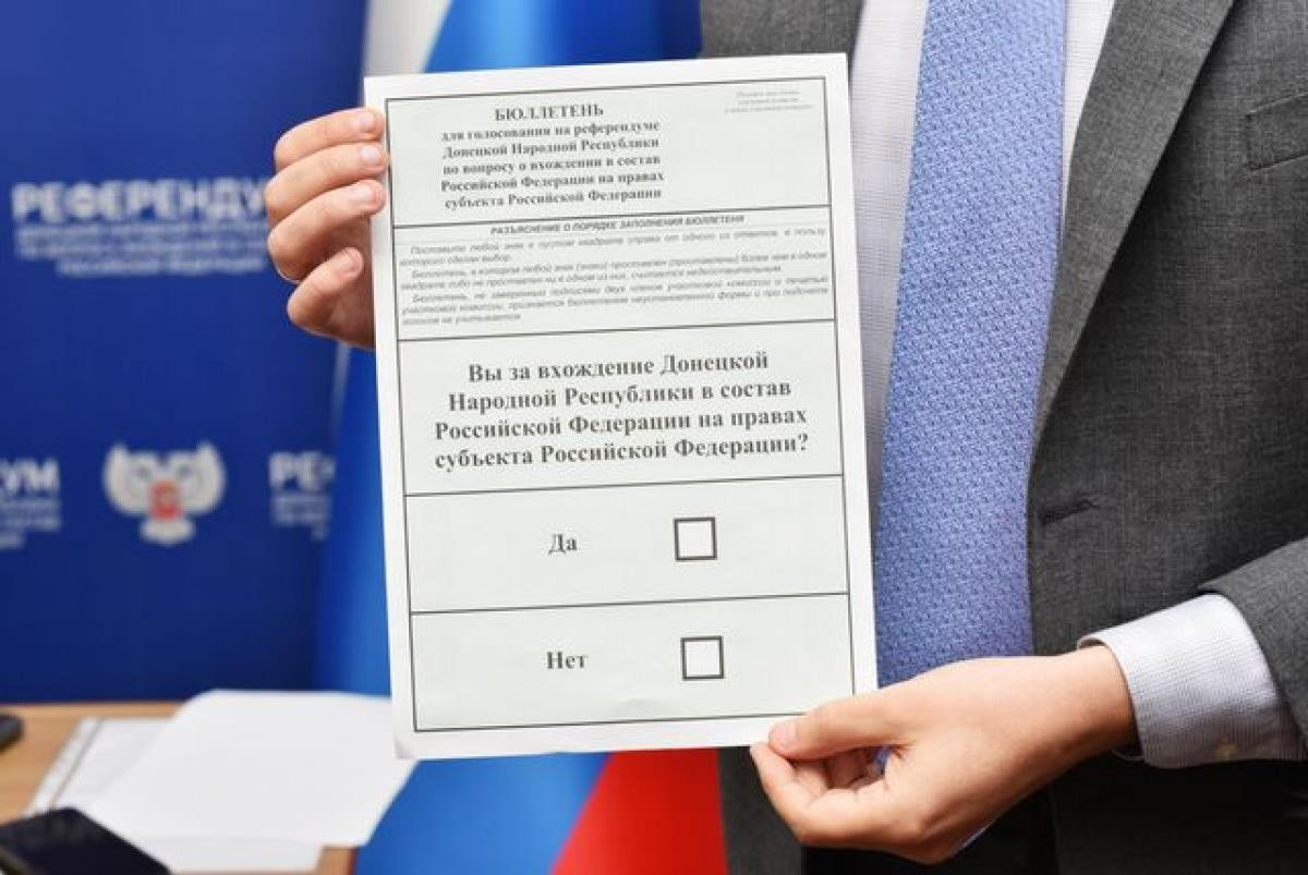 Quy trình bỏ phiếu sáp nhập 4 vùng ở Ukraine vào Nga diễn ra thế nào? - 1