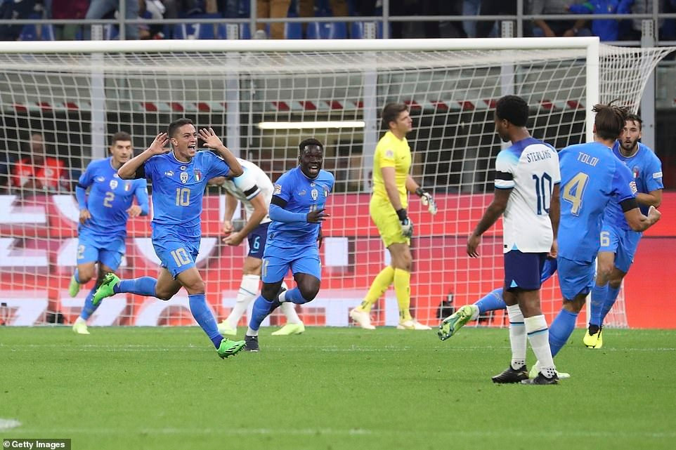 Tuyển Anh rớt hạng sau trận thua Italy, Đức nhận thất bại sốc - 3