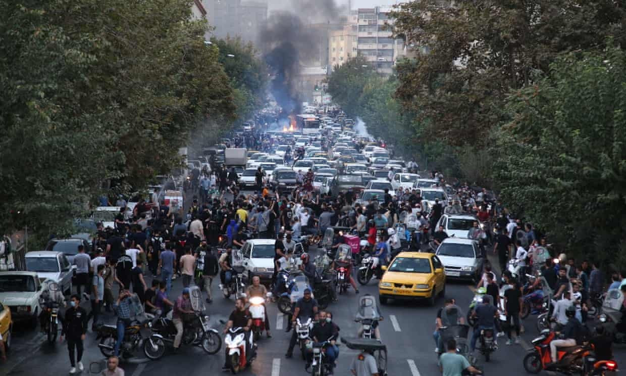 Biểu tình rung chuyển khắp Iran, 41 người thiệt mạng - 2