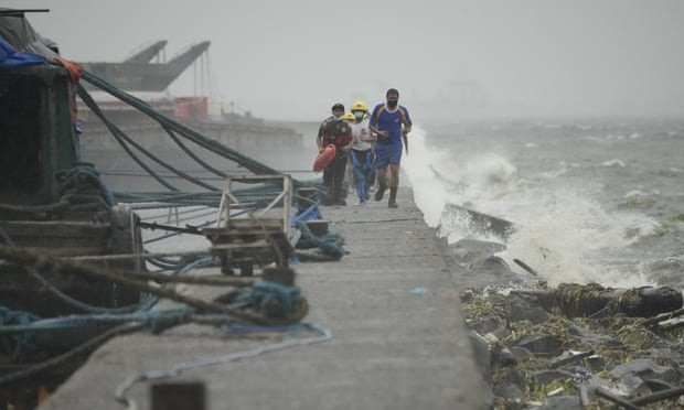 Siêu bão Noru đổ bộ Philippines gây thiệt hại nghiêm trọng - 1
