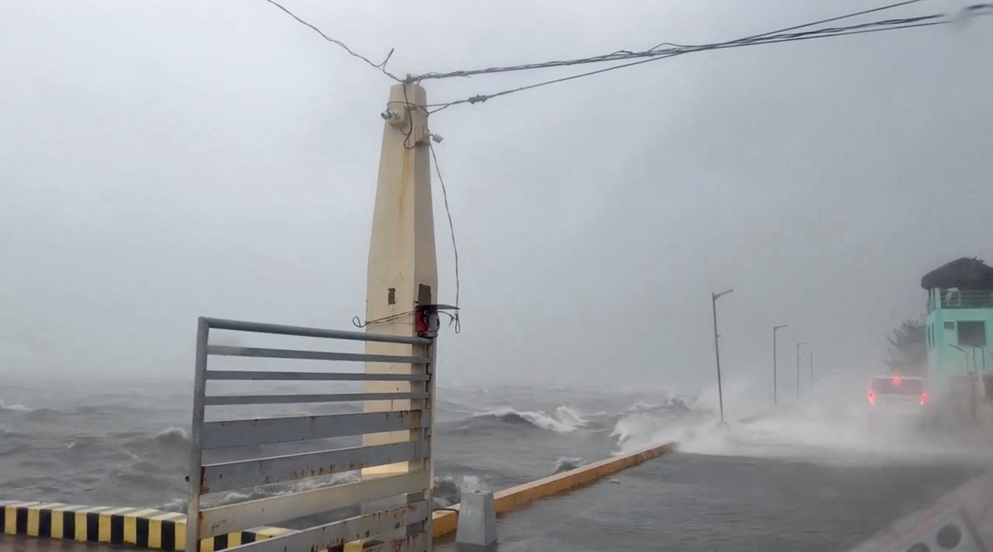 Siêu bão Noru đổ bộ Philippines gây thiệt hại nghiêm trọng - 4
