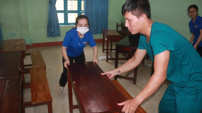 Hàng loạt trường học ở Đà Nẵng thành điểm trú tránh bão ảnh 7