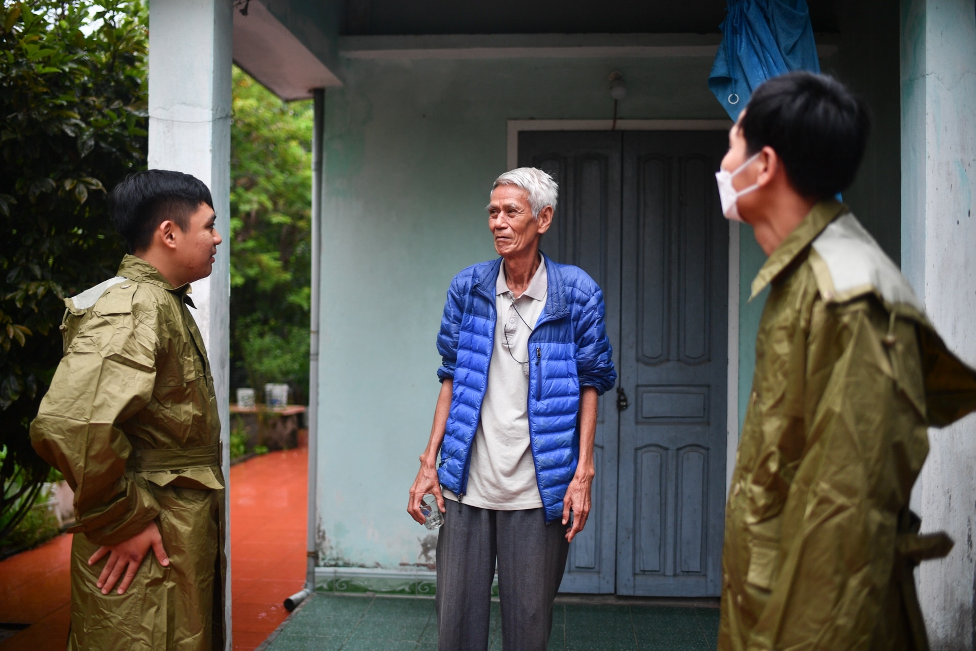 nguoi dan tranh bao Noru anh 2